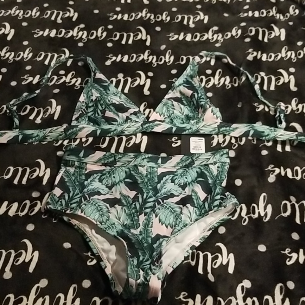 Never Worn Fashion Nova Swimsuit Traingle Bikini